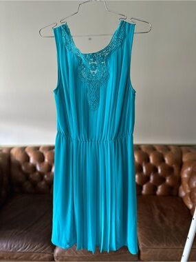 Jessica Simpson • (size 4) Turquoise Lace-Detail Sleeveless Midi Dress